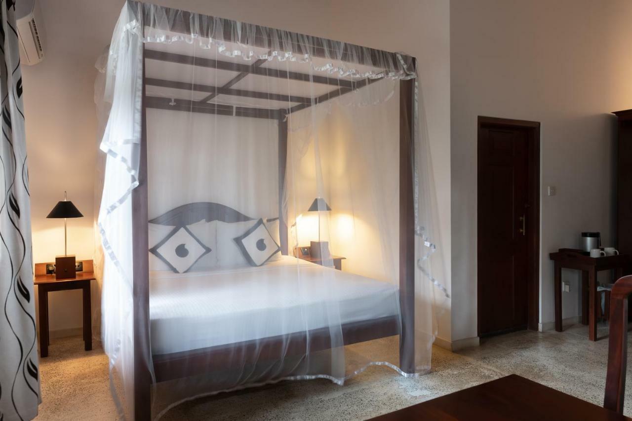 Amal Beach Hotel Бентота Экстерьер фото